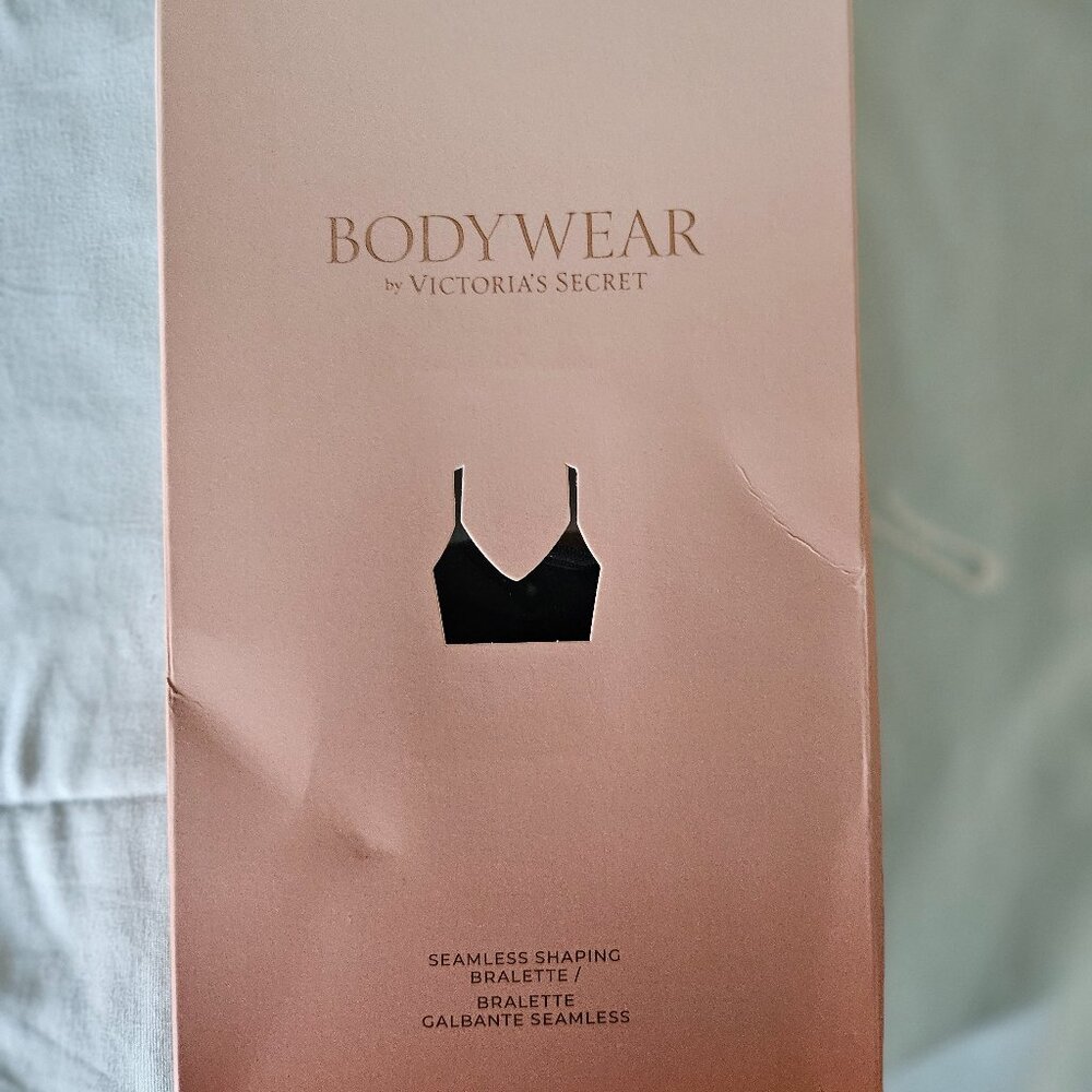 NIB | Victoria's Secret SeamlessShaping Bralette | Black | Size Large